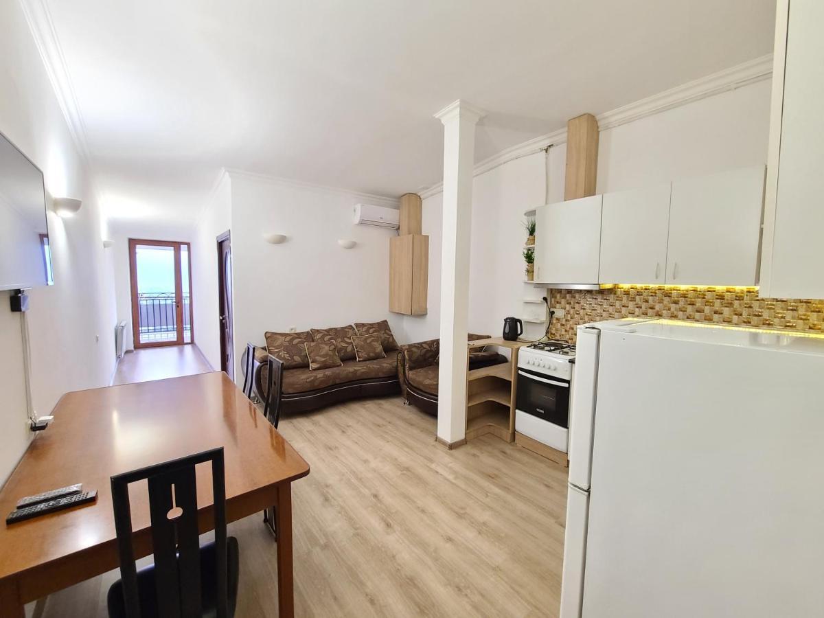 Flat With Balcony On Cascade Apartment Erevan Exterior foto
