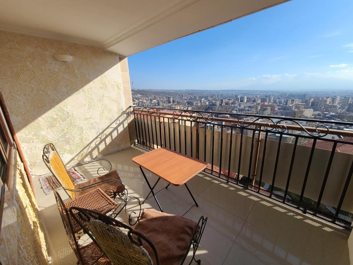 Flat With Balcony On Cascade Apartment Erevan Exterior foto