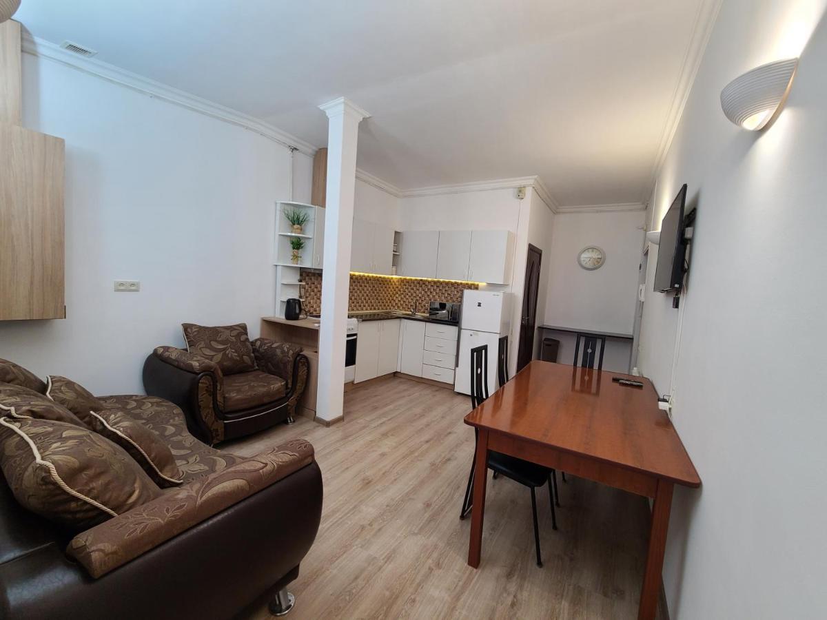 Flat With Balcony On Cascade Apartment Erevan Exterior foto